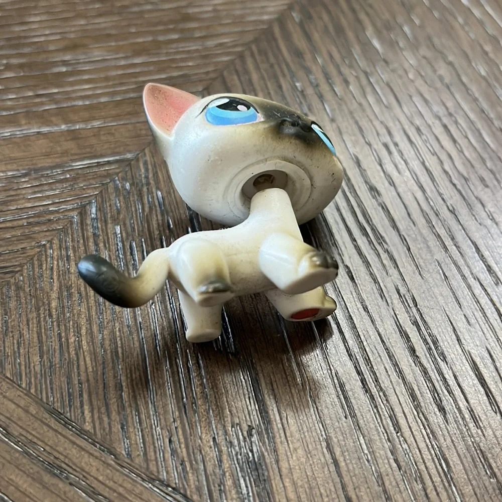 Littlest Pet Shop Hasbro retired Siamese cat #5 gray and white blue eyes rare